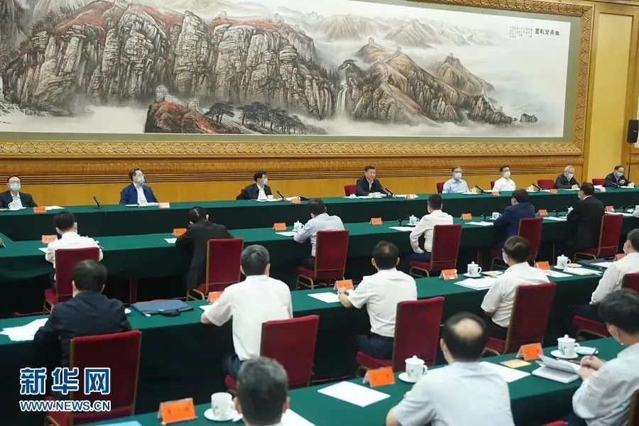 周育先参加企业家座谈会：要弘扬企业家精神，勇于创新，发挥好央企的龙头带动作用